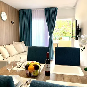 https://los-cristianos-costamar-apartment.in-canary-islands.com