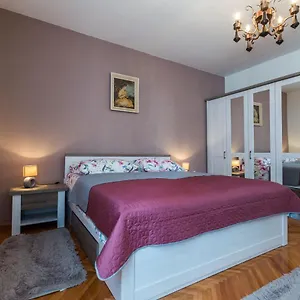 https://apartment-drago-2br.hotelinzadar.com