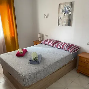 https://apt-los-cristianos-beach-1.in-canary-islands.com